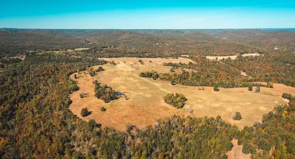 005 Gunnison RD, Kirbyville, MO 65679