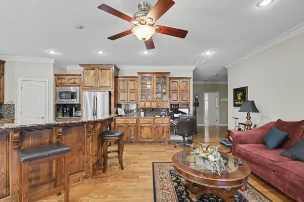 1701 Village LN, Neosho, MO 64850