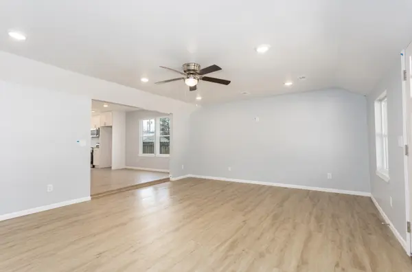 1220 E University ST, Springfield, MO 65804