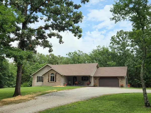 1346 Golf Course RD, Marshfield, MO 65706