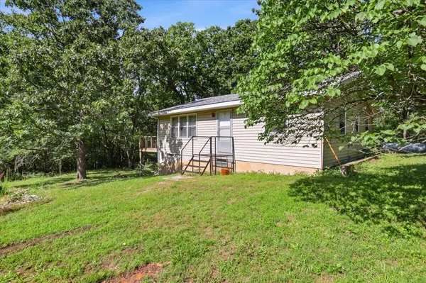 100 Muleshoe TRL, Elkland, MO 65644