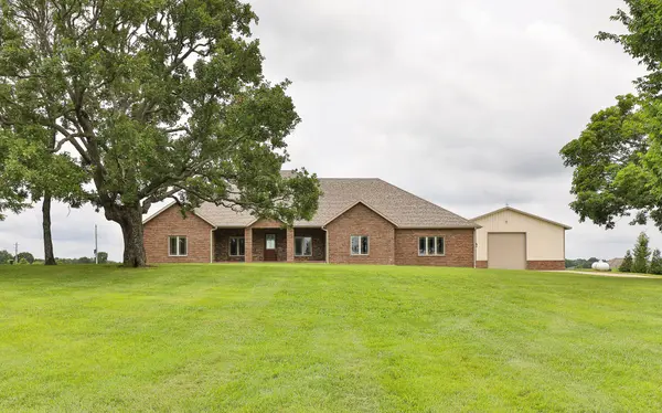 112 Clearview CT, Ozark, MO 65721
