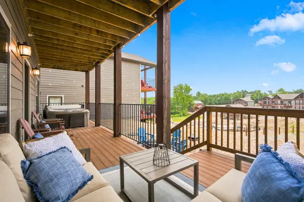 50 Jax TRL, Branson, MO 65616