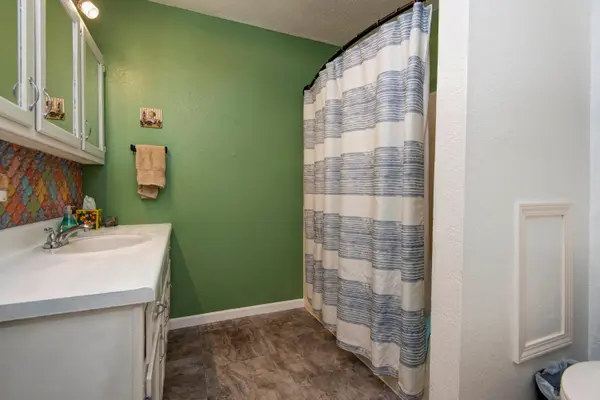 4302 Uu RD, Elkland, MO 65644