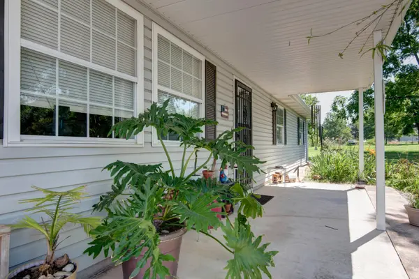 4302 Uu RD, Elkland, MO 65644