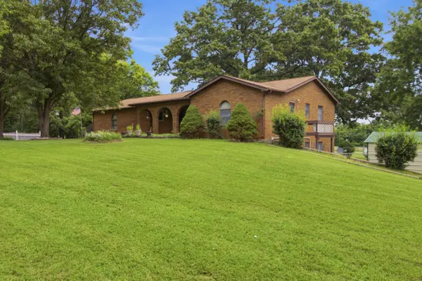 10349 Private Road 8825, West Plains, MO 65775
