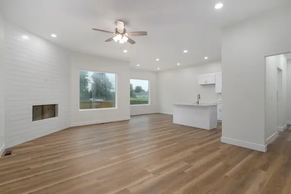 3026 E Bradford East ST, Republic, MO 65738