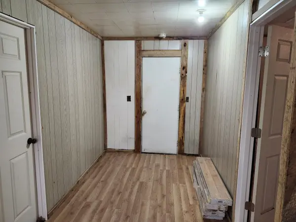 8885 Park Street, Birch Tree, MO 65438
