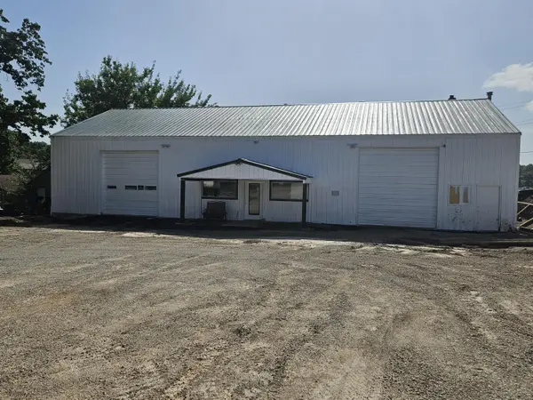 205 N Oakland AVE, Mountain Grove, MO 65711