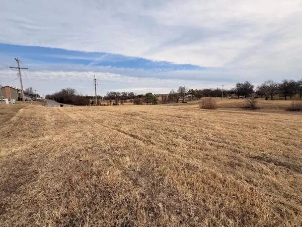 000 Raintree CIR, Loma Linda, MO 64804