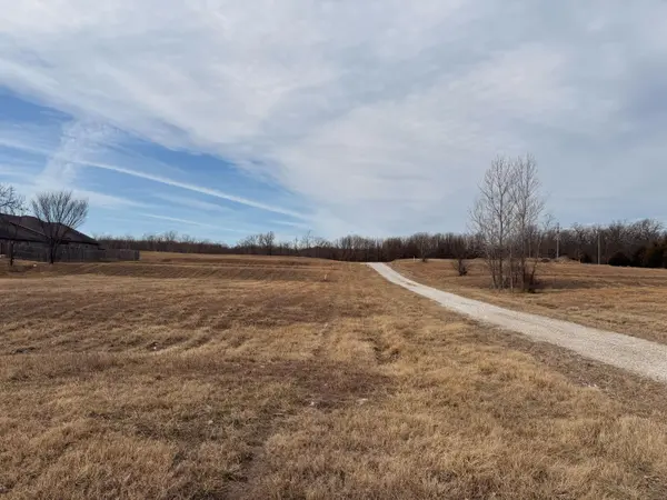 000 Raintree CIR, Loma Linda, MO 64804