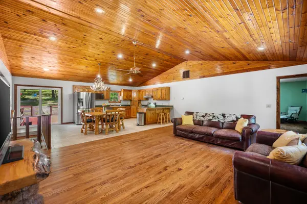 753 Cash Spring RD, Ozark, MO 65721
