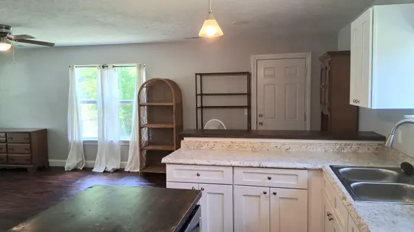 129 W Cline ST, Aurora, MO 65605