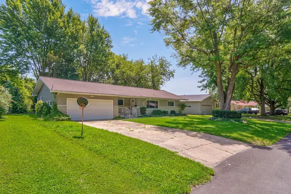 1626 S St Charles AVE, Springfield, MO 65804
