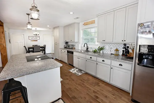 249 Pine Ridge ST, Marshfield, MO 65706