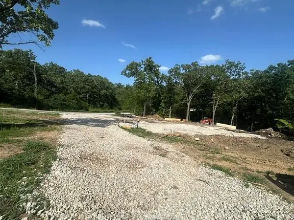 16 Limestone Drive, Branson West, MO 65737
