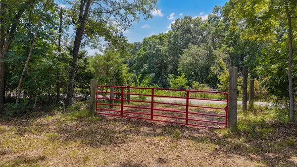 500 N Farm Rd 227, Strafford, MO 65757