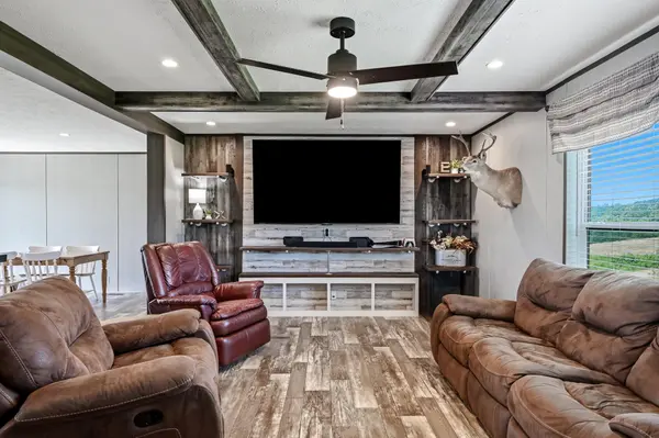 6060 State Highway M, Clever, MO 65631