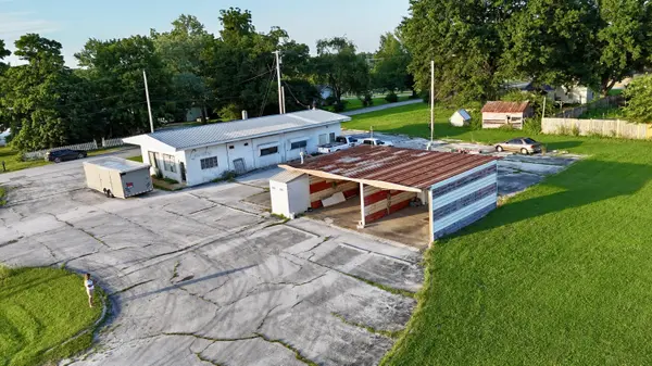 506 S Grand ST, Greenfield, MO 65661