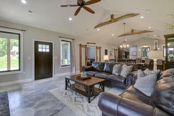 401 Discovery Bay DR, Shell Knob, MO 65747