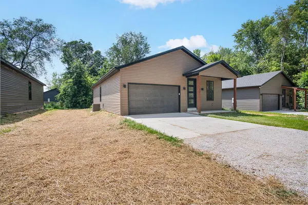 317 S Oak AVE, Sparta, MO 65753