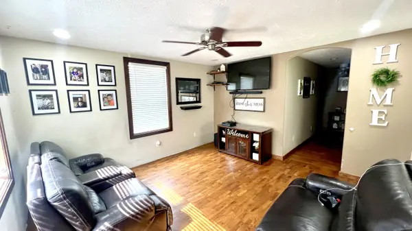 711 4th ST, Monett, MO 65708