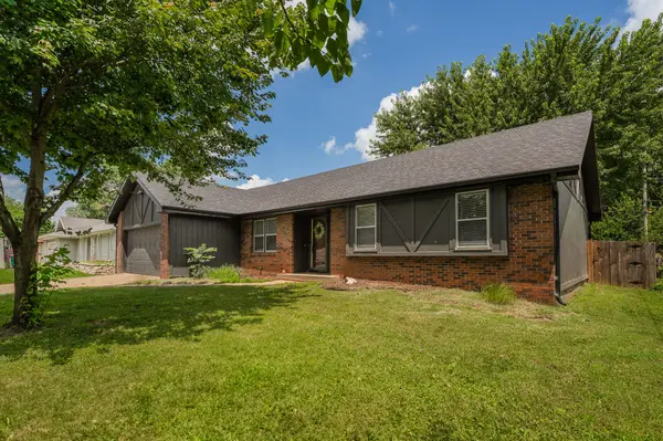 1209 W Berkeley ST, Springfield, MO 65807