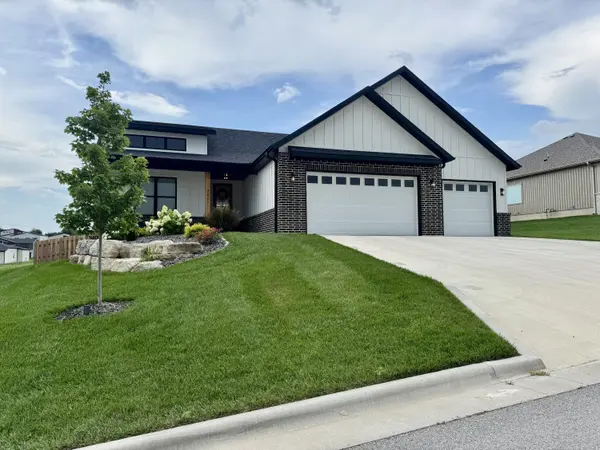 2617 W Webb RD, Ozark, MO 65721
