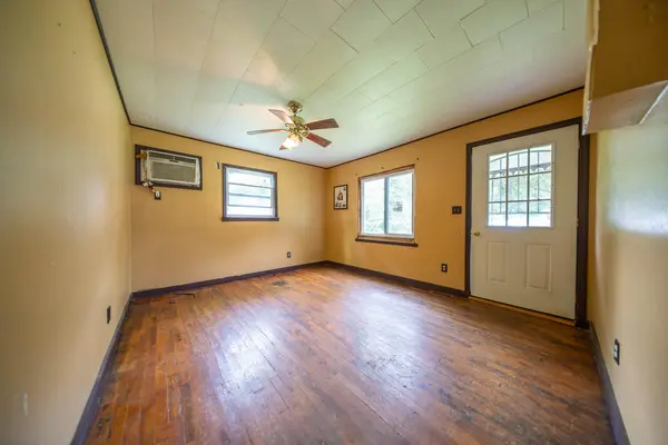 510 Old Cane Bluff RD, Alton, MO 65606