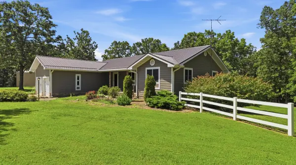 19320 Highway Y, Willow Springs, MO 65793