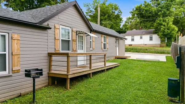 206 A-B Cherry ST, West Plains, MO 65775