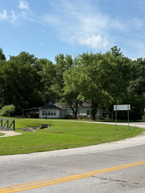 103 Pirate LN, Crane, MO 65633