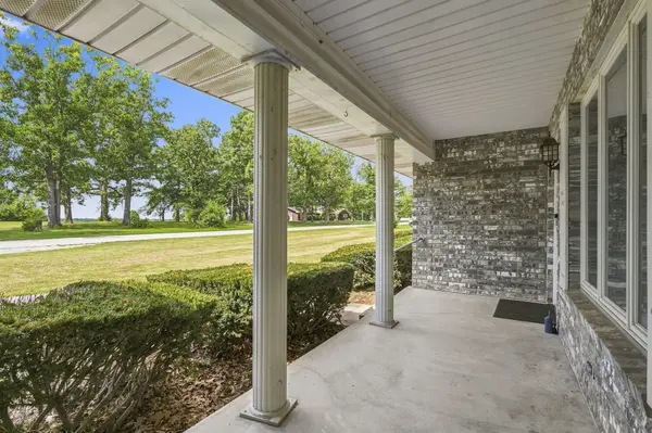 19360 Lawrence 2227, Aurora, MO 65605