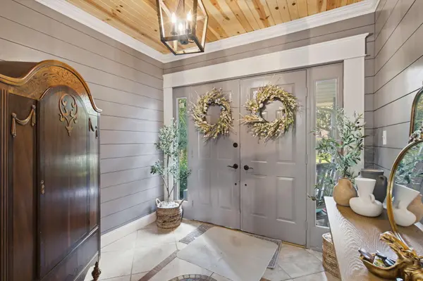 464 Table Rock Heights, Hollister, MO 65672
