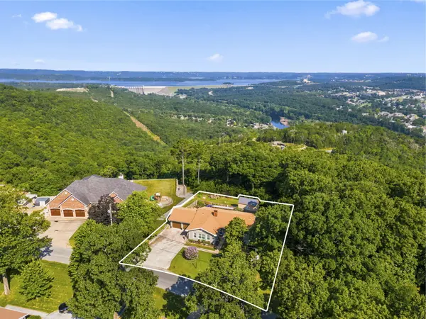 464 Table Rock Heights, Hollister, MO 65672