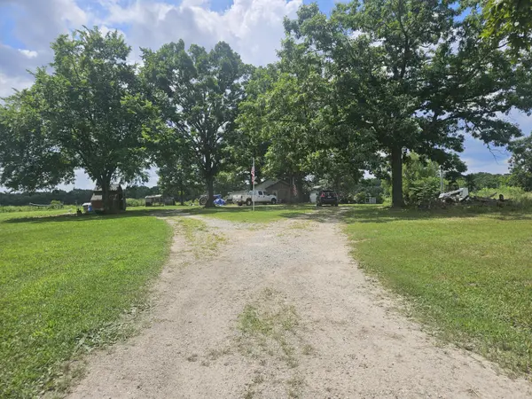 18896 Highway H, Elk Creek, MO 65464