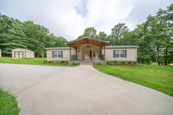 348 Marion County 6034, Yellville, AR 72687