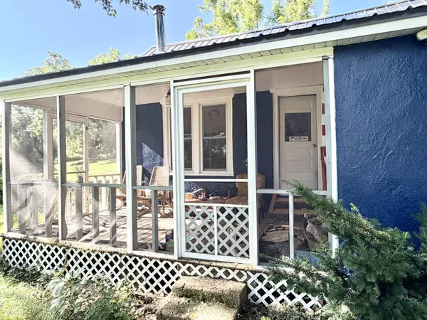 498 South ST, Hartville, MO 65667