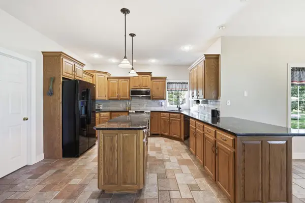620 Parkwood DR, Mt Vernon, MO 65712