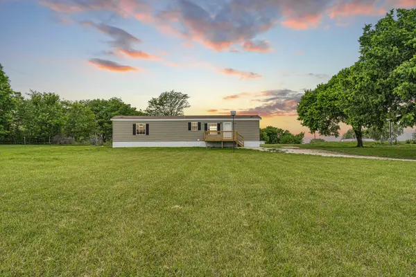 12625 Main ST, Cross Timbers, MO 65634