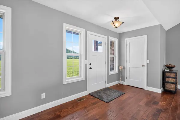 206 Maria RD, Clever, MO 65631