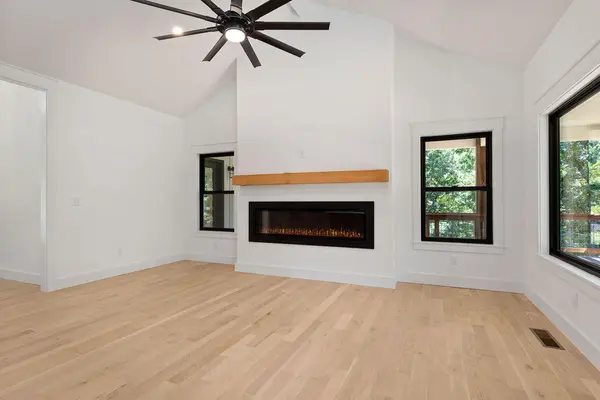 234 N Cedar DR, Blue Eye, MO 65611