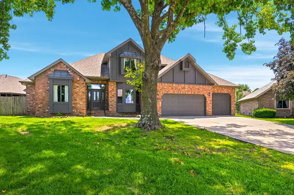 3406 W Laurel CIR, Springfield, MO 65807