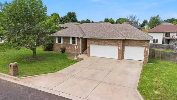206 Miller WAY, Monett, MO 65708