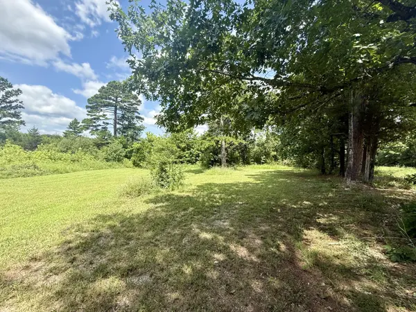 8905 Highway E, Houston, MO 65483