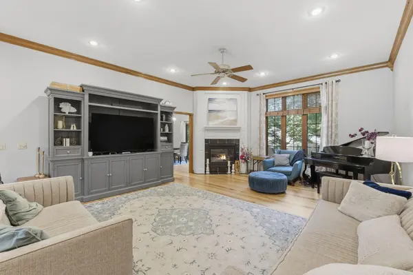 1019 W Parkhill CIR, Springfield, MO 65810
