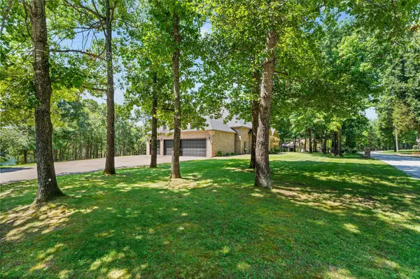 53 Holly LN, Branson West, MO 65737