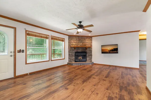 4000 Victor Church RD, Branson, MO 65616