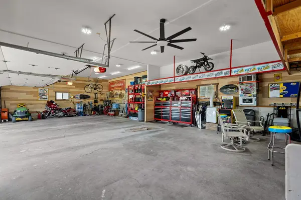 532 Bonanza DR, Kimberling City, MO 65686