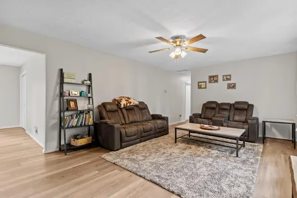 6946 W Lone Oak ST, Springfield, MO 65803